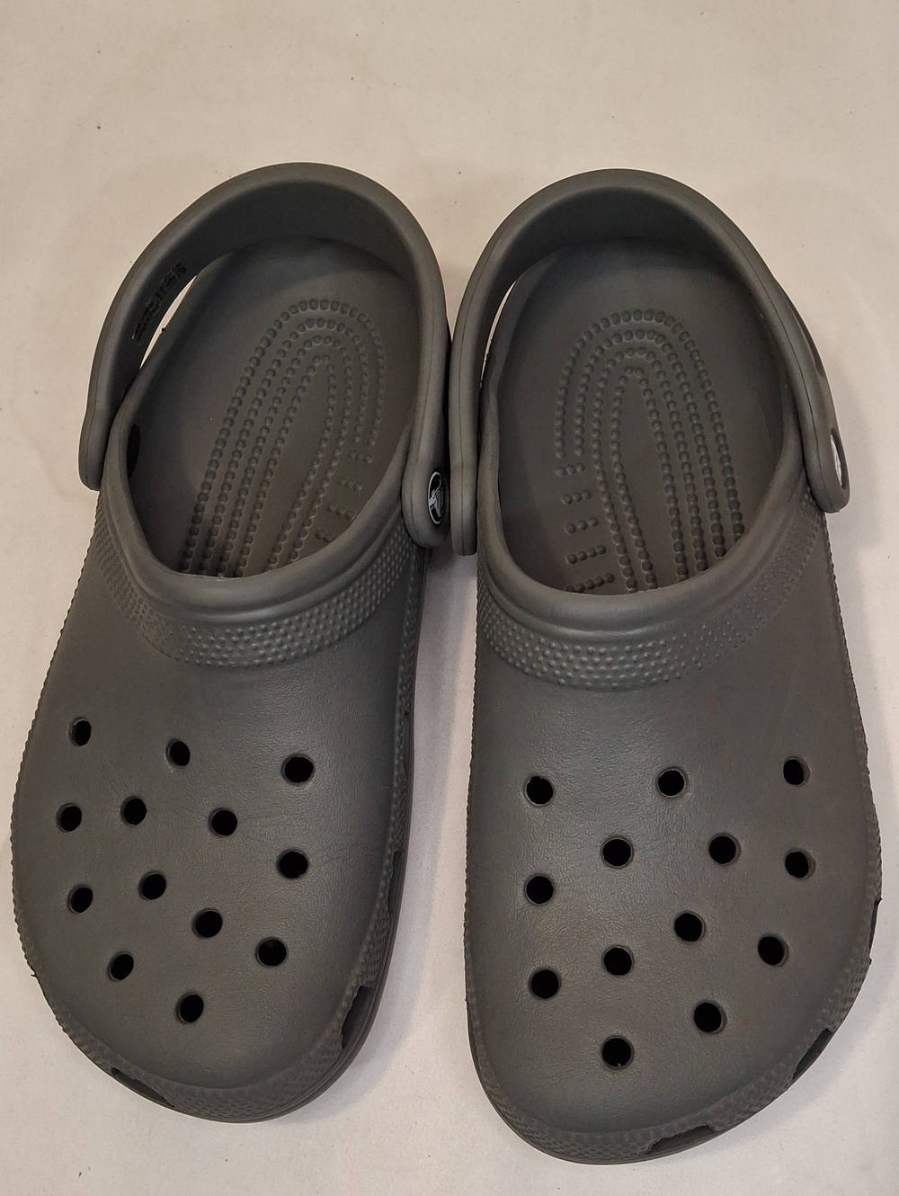 CROCS Gray Foam Clog - Unisex Casual Slip-On.Lightly Worn. Unisex W9, M7.